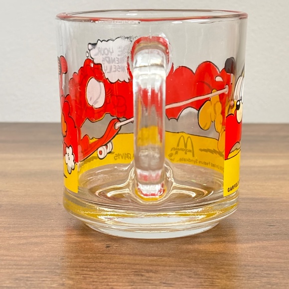 VINTAGE GARFIELD & ODIE Coffee Cup SKATEBOARD Friends 1978 McDonalds Glass Mug - Picture 5 of 7